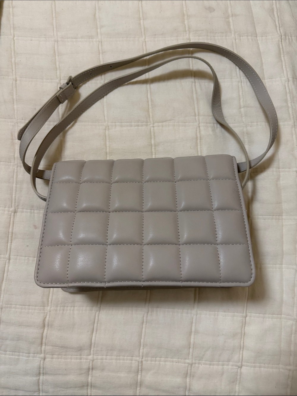 H&M Quilted Crossbody Bag in Cream